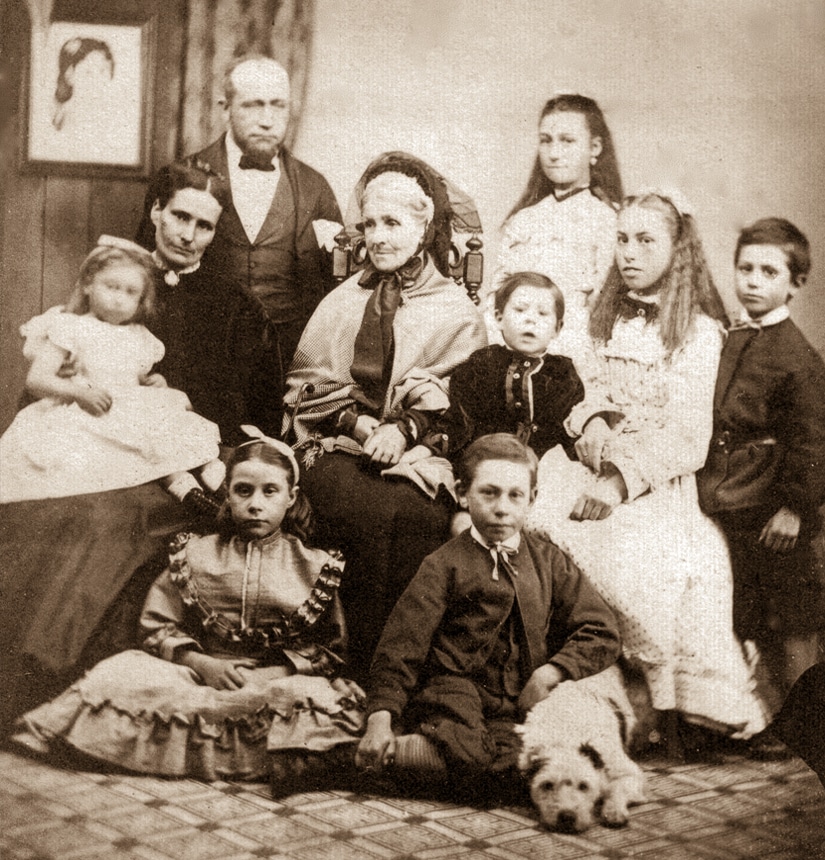 The Ellas – Family